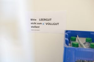 image-border caption-box Getränkekisten mit Vollgut und Leergut